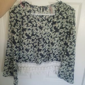A flower silk love sleeve shirt size small